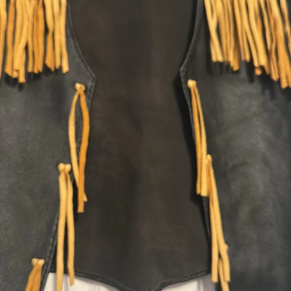 Vintage black leather with gold leather fringe vest. Sz fits Sm/Med - Picture 3 of 7